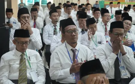 Pastikan Jemaah Dapat Layanan Terbaik, Kemanag Bekali Petugas Haji 2025