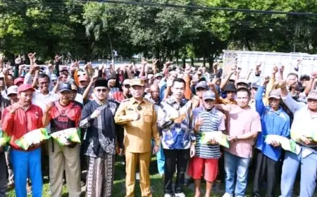 Berkah Ramadan, 600 Abang Becak di Bondowoso Ketiban Rezeki dari Seorang Pengusaha