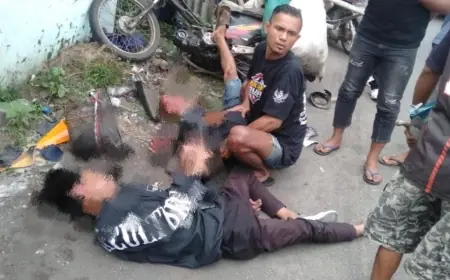 Diduga Salah Injak Pedal, Dua Pengendara Motor di Probolinggo Tertabrak Mobil