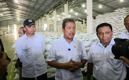 Menteri KKP Tinjau Tambak Garam di Madura, Dukung Pengembangan Industri Garam