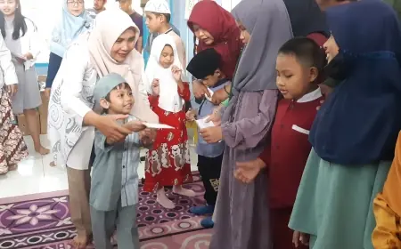 Menanam Empati Sejak Dini: Bakti Sosial Labschool UNESA 1 Bersama Anak-Anak Tunanetra