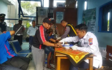 Pastikan Keselamatan Pemudik, Petugas Gabungan Gelar Ramp Check Hingga Tes Urine Sopir