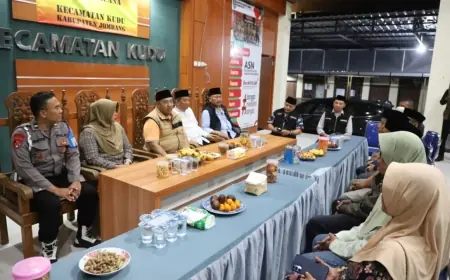 Patroli Malam, Bupati Jombang Terima Keluhan Infrastruktur Jalan