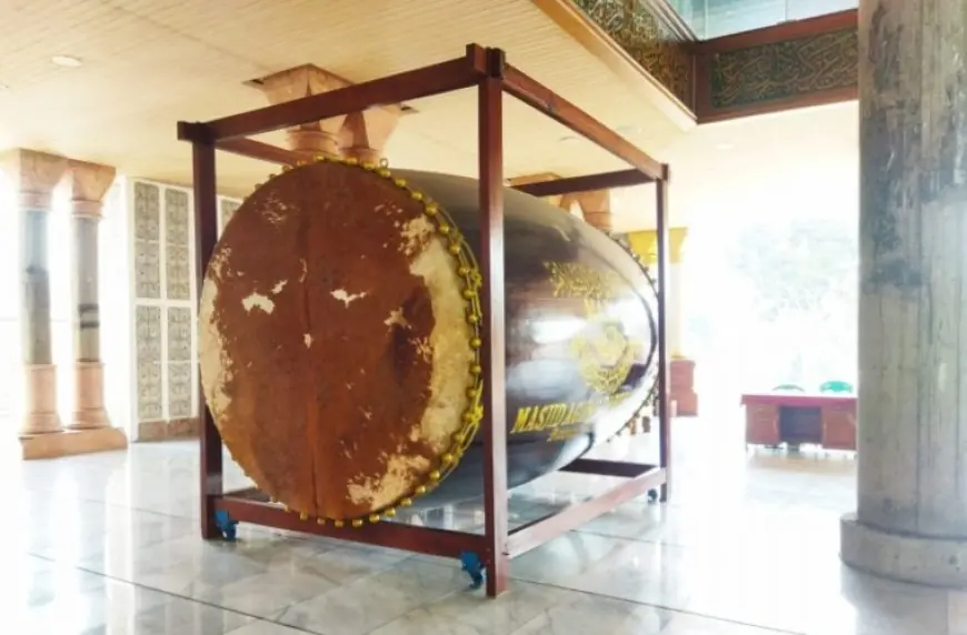 Beduk Terbesar di Mojokerto Ada di Masjid Darussalam, Butuh 30 Orang untuk Mengangkat