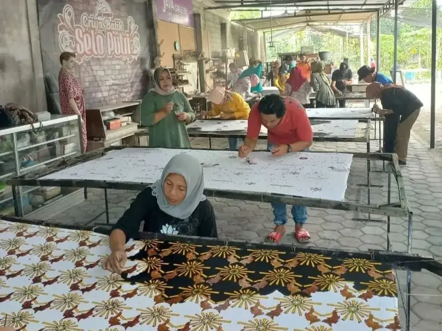 Perajin Batik di Blitar Ramaikan Ramadan dengan Sarung Aneka Motif