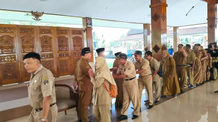 Hari Pertama Kerja, Bupati dan Wabup Blitar Langsung Soroti Efisiensi Anggaran