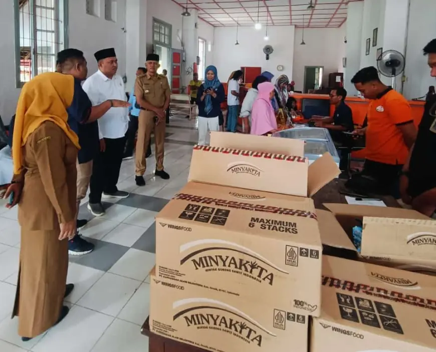Jaga Ketahanan Pangan selama Ramadan, Bupati Pasuruan Tinjau Bazar di Kantor Pos