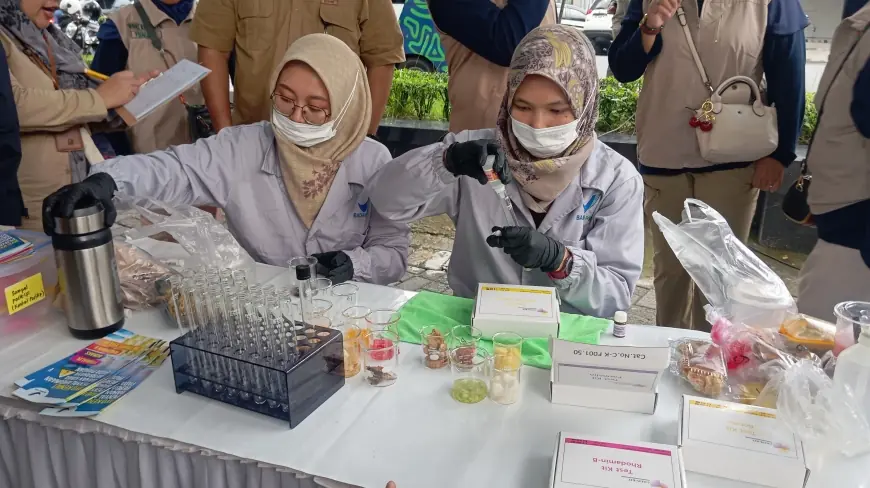BPOM Kediri Uji Sampel Takjil di Pasar Legi Kota Blitar, Hasilnya Negatif