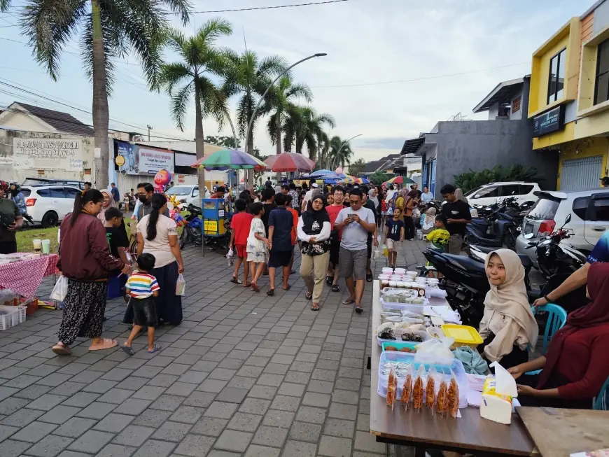 Kekompakan Warga Perumahan Bumi Tegal Besar Jember, Sulap Pintu Masuk-Keluar Jadi Pasar Ramadan