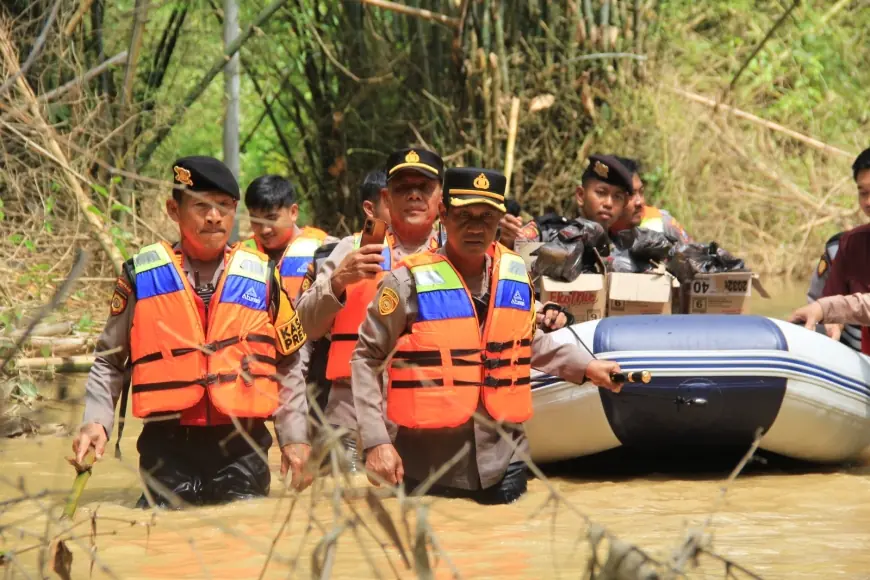 Upayakan Dapur Umum, Kapolres Sampang Siapkan Bantuan Sosial Korban Banjir