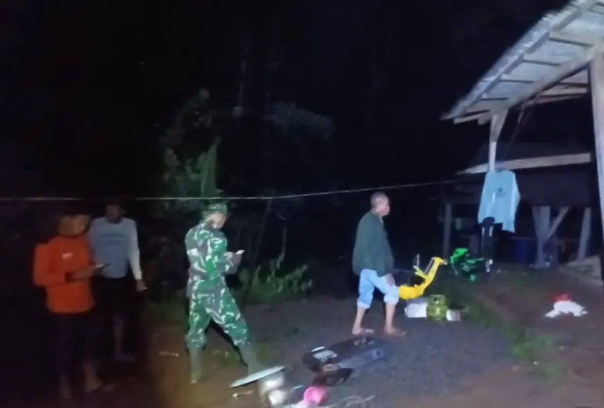Longsor Terjang Satu Rumah Warga di Jombang Usai Berbuka Puasa