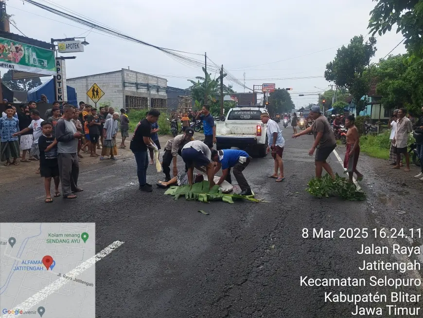Gagal Nyalip, Pemotor di Blitar Tewas Usai Benturan dengan Pikap