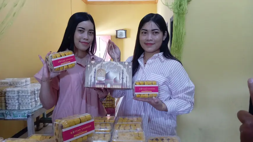 Si Kembar Asal Blitar Dapatkan Omzet Ratusan Juta dari Bisnis Kue Kering