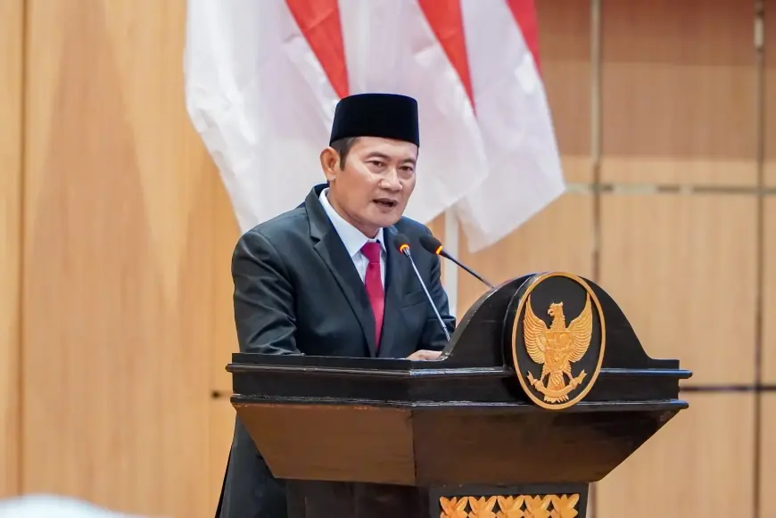 Paripurna DPRD: Yuhronur Tegaskan Tiga Pilar Utama Pembangunan Lamongan