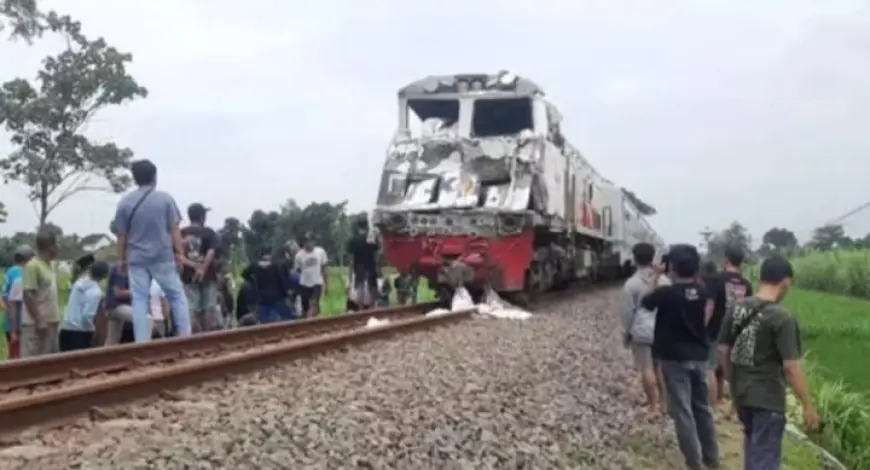Berdampak pada Anjloknya Kereta Api dan Masinis Terluka, PT KAI Menyayangkan Kecelakaan KA vs Truk di Kediri