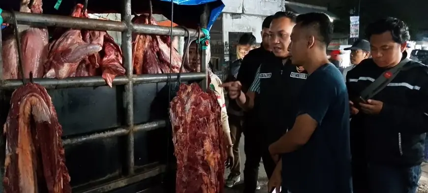 Antisipasi Peredaran Daging Glonggongan, Dinas Peternakan dan Polres Pasuruan Sidak Pasar Tradisional