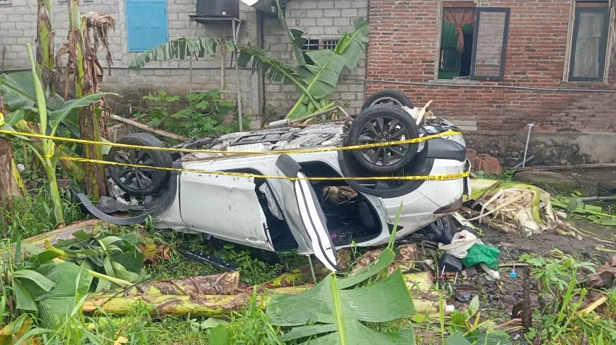 Belum Dievakuasi, Begini Kondisi Mobil HRV yang Tertemper KA Singasari di Blitar