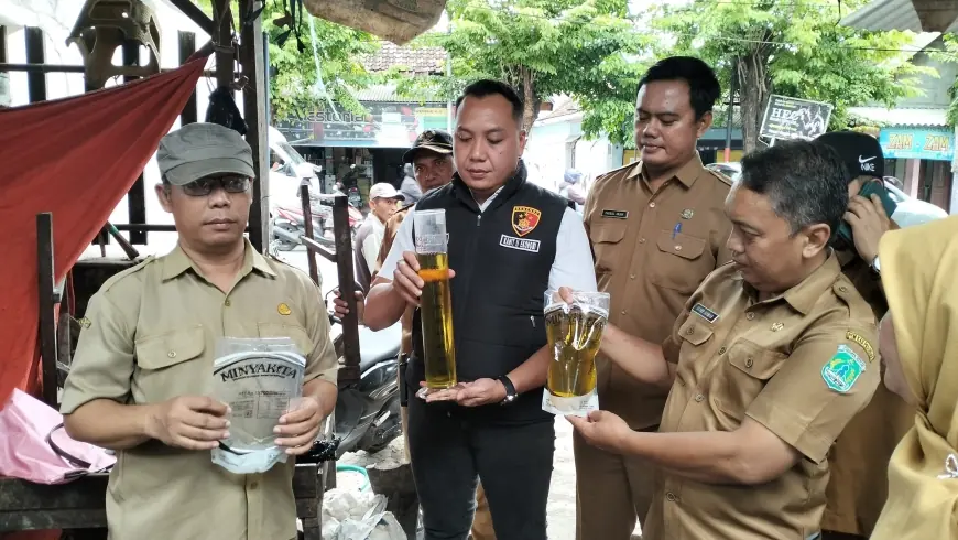 Satgas Pangan Pasuruan Minta Pedagang Buat Surat Pernyataan Mengembalikan MinyaKita yang tidak Sesuai Takaran