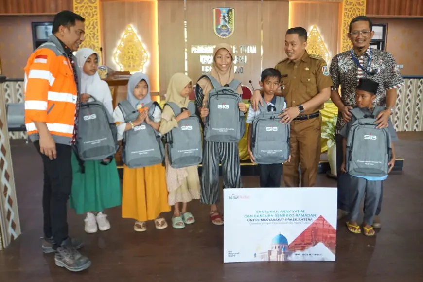 SIG Tuban Salurkan Ribuan Paket Sembako untuk Warga Prasejahtera dan Anak Yatim