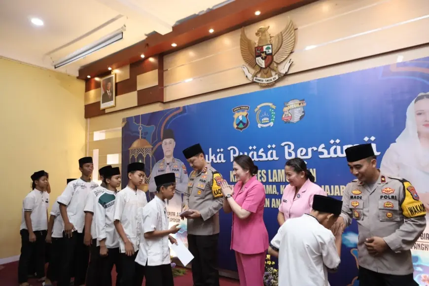 Polres Lamongan Berbagi Ceria Kepada Anak Yatim Piatu
