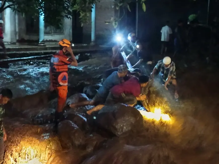 Diguyur Hujan Deras, Kecamatan Curahdami Diterjang Banjir Bandang