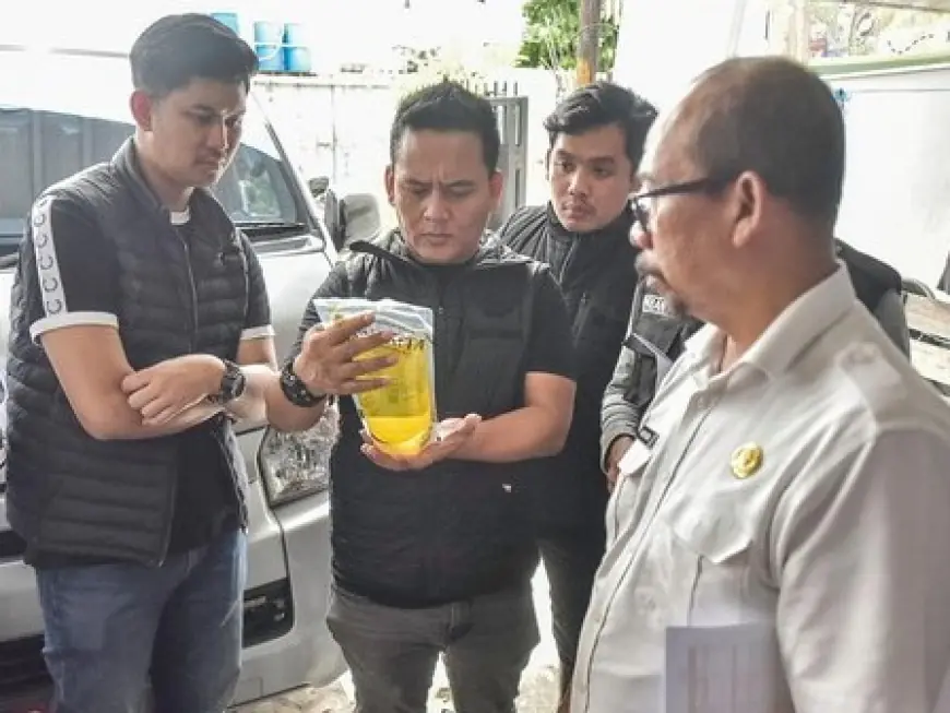Pemkot Surabaya Temukan Minyakita Kemasan 1 Liter hanya Berisi 960 Ml di Pasar Soponyono