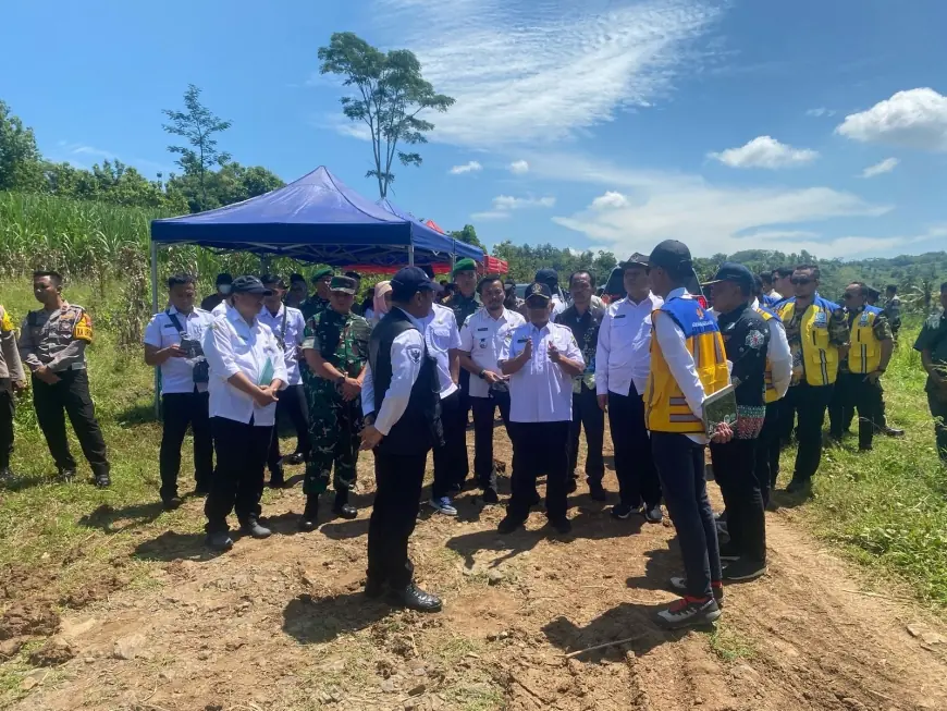 Tinjau Progres Pembebasan Lahan Proyek JLS di Wates, Bupati Blitar : Secepatnya Diselesaikan