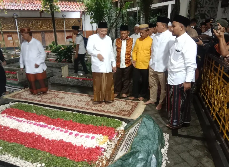 Pesantren Tebuireng Jombang Mendadak Didatangi Menteri dari Partai Golkar, Minta Nasehat Kiai