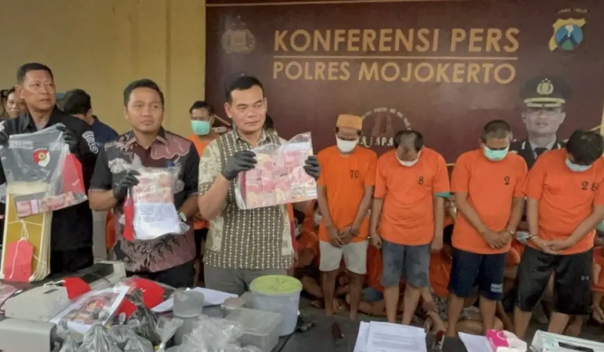 Uang Palsu Senilai Rp 792 Juta di Mojokerto Disita, 8 Orang Diamankan