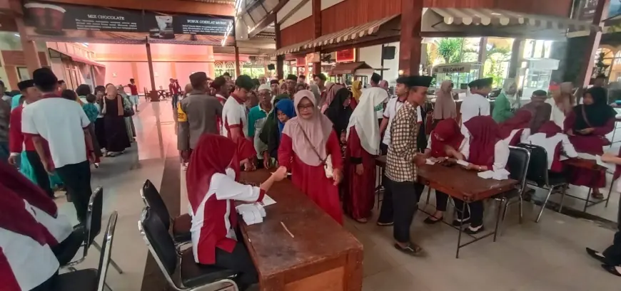 Wisata Kampung Coklat Blitar Berbagi THR, Pengunjung dari Luar Kota Ikut Antre