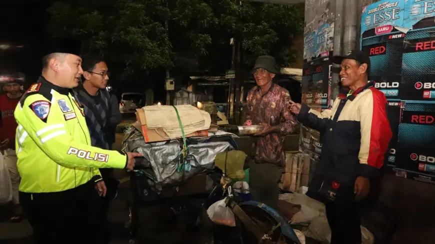 Sahur On The Road Polresta Malang Kota Bersama Jaga Kamtibmas dan Berbagi Dengan Masyarakat