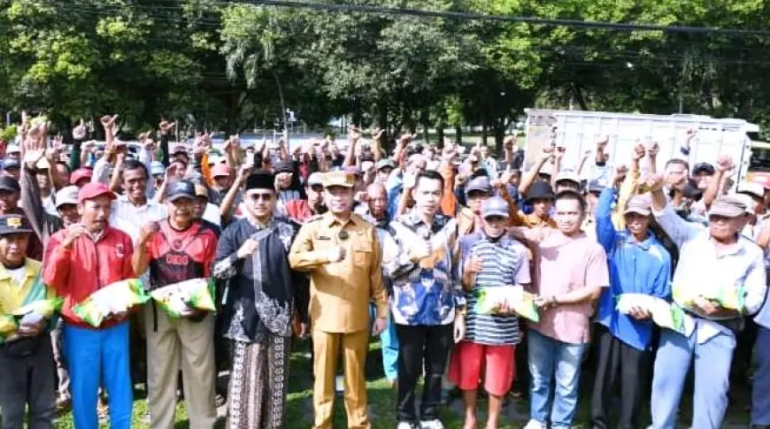 Berkah Ramadan, 600 Abang Becak di Bondowoso Ketiban Rezeki dari Seorang Pengusaha