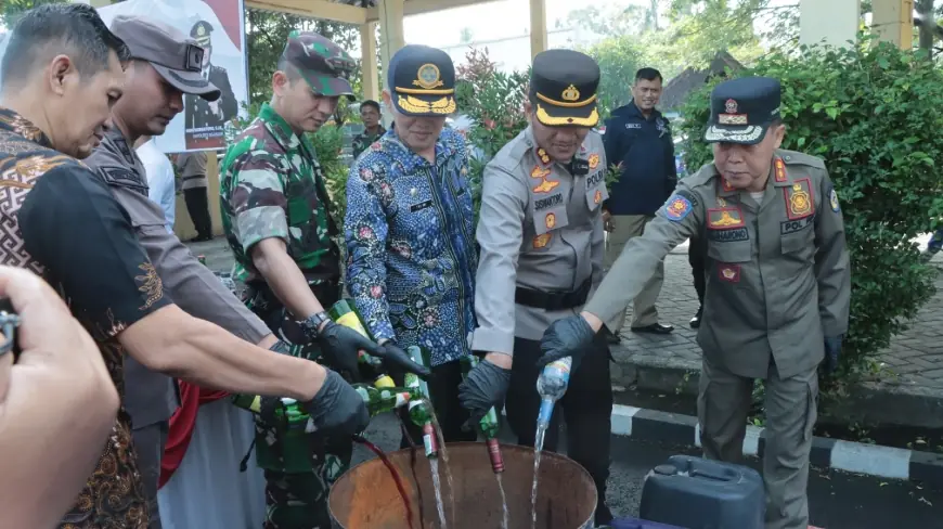 Polres Nganjuk Musnahkan Barang Bukti Hasil Cipta Kondisi Jelang Idulfitri 2025