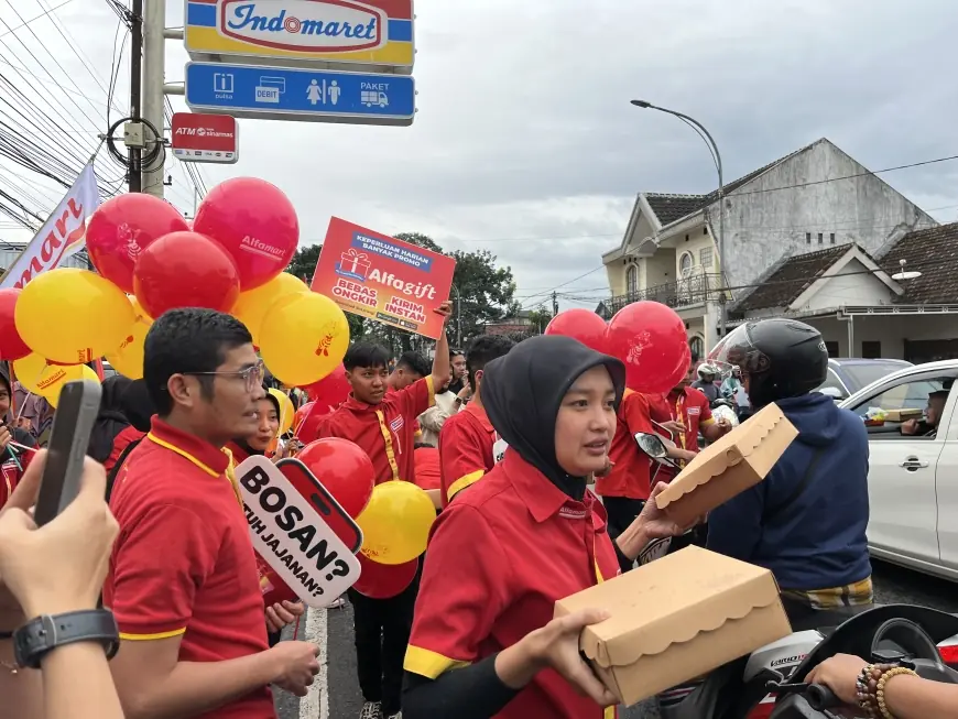 Berkolaborasi dalam Kebaikan di Bulan Ramadan, Alfamart, Alfagift dan Wings Group Bagi-Bagi Nasi Kotak Gratis