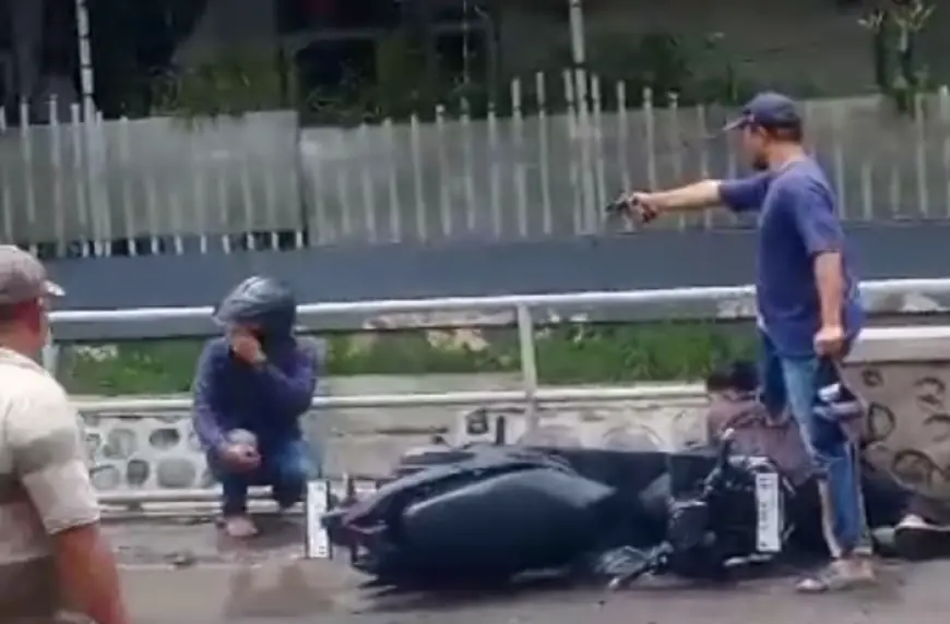 Heroik, Polisi Tangkap Dua Orang Diduga Begal, Videonya Viral!