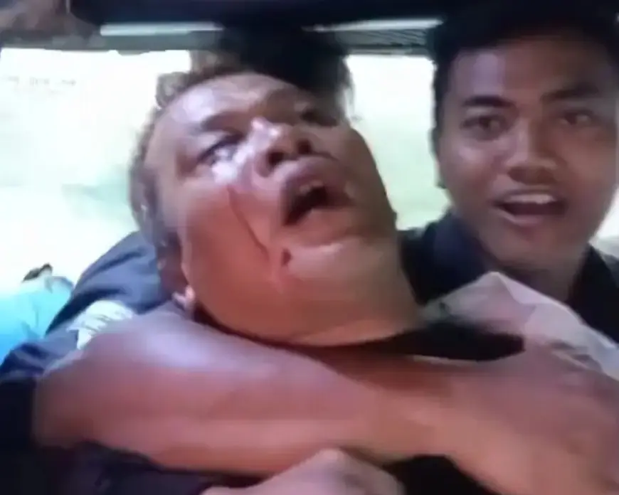 Nekat Curi HP di Dalam Bus, Copet Asal Jember Dihajar Penumpang