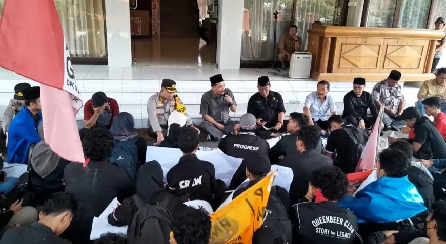 Ketua DPRD Nganjuk Janji Sambangi DPR RI Sampaikan Aspirasi Mahasiswa