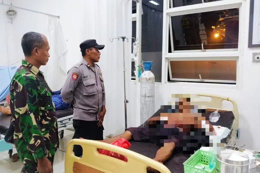Dibacok Orang tak Dikenal, Pemuda di Jember Dilarikan ke Puskesmas