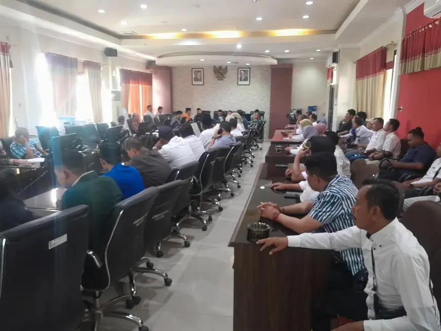Geruduk DPRD, Puluhan Kades Meradang Gegara Harga Gabah Anjlok