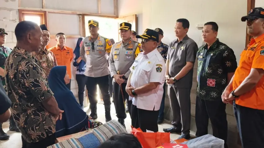 Dua Warga Binangun Blitar yang Rumahnya Hanyut Gegara Banjir Bandang, Akhirnya Menempati Huntara