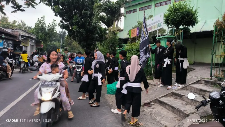 Pesilat di Bojonegoro Berdayakan UMKM Lewat Berbagi Takjil