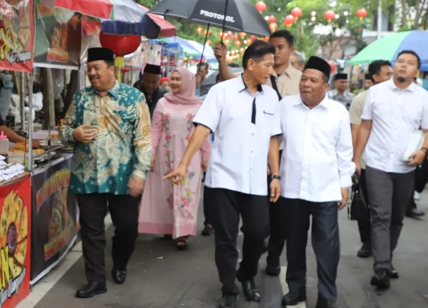 Bupati dan Wabup Jombang Kompak Sumbangkan Gaji ke Baznas