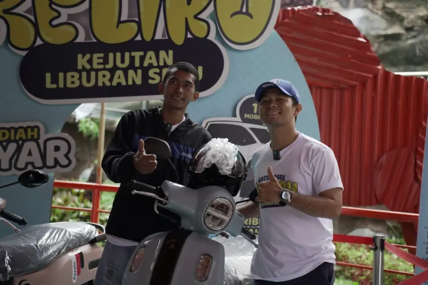 Iseng Berhadiah, Dua Pengunjung Jatim Park Menangkan Motor dari Program KELIRU