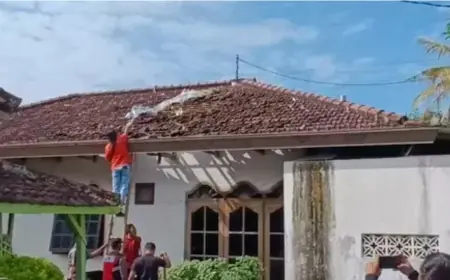 Ledakan Balon Udara Berisi Petasan Kembali Terjadi di Tulungagung, Rumah Warga Rusak!