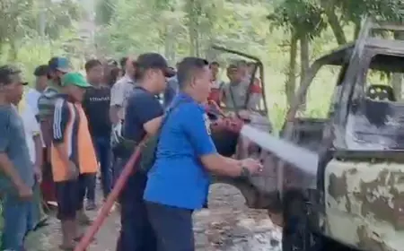 Diduga Korsleting, Pikap di Bondowoso Dilalap Si Jago Merah