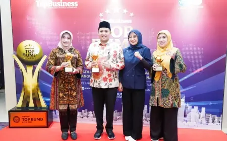 Bupati dan Dua Direktur RSUD di Kabupaten Pasuruan Raih Top BUMD Awards 2025