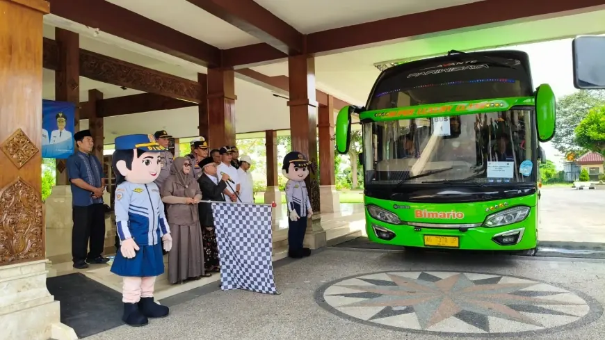 Balik Gratis, Pemkab Blitar Berangkatkan Dua Bus ke Surabaya