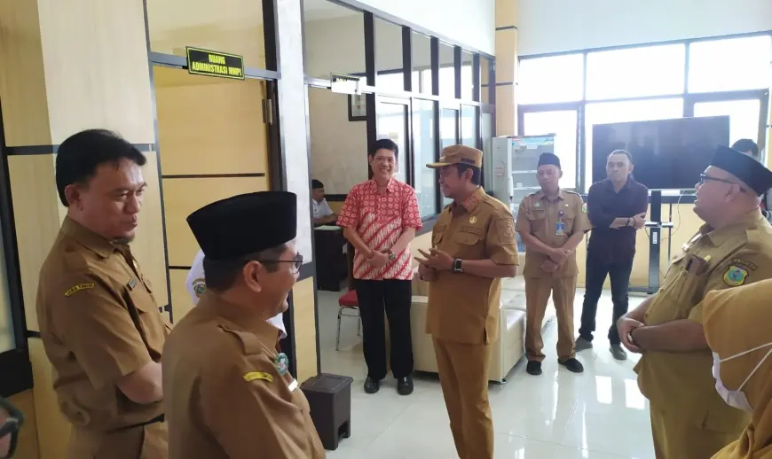 Hari Pertama Masuk Kerja Pasca Cuti Lebaran, Bupati Bondowoso Cek Pelayanan Kesehatan di RSUD dr H Koesnadi