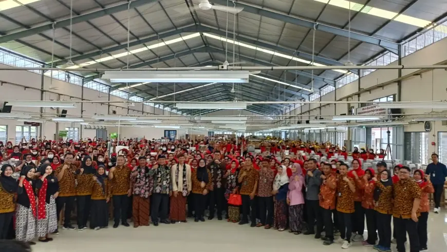 Ratusan Buruh Pabrik Rokok di Kota Blitar Terima BLT, Wali Kota Apresiasi Kontribusi Industri Rokok