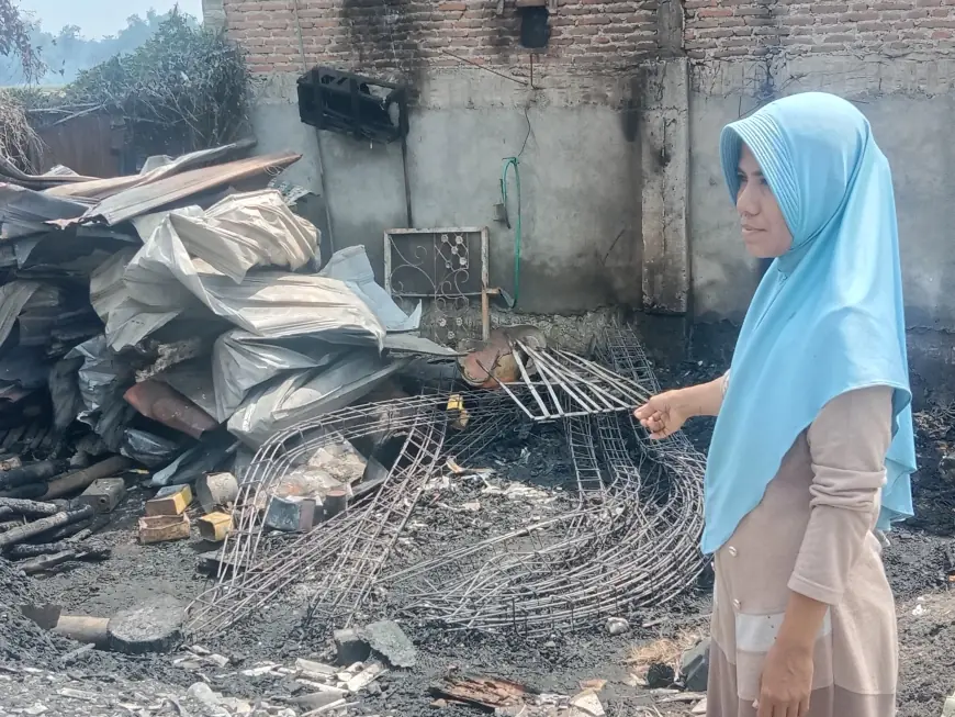 Kios Usaha Anyaman Bambu di Jombang Hangus Dilalap Api, Diduga Karena Lemparan Bom Molotov